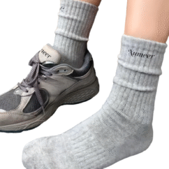 Comfortable Sneaker & Socks Set